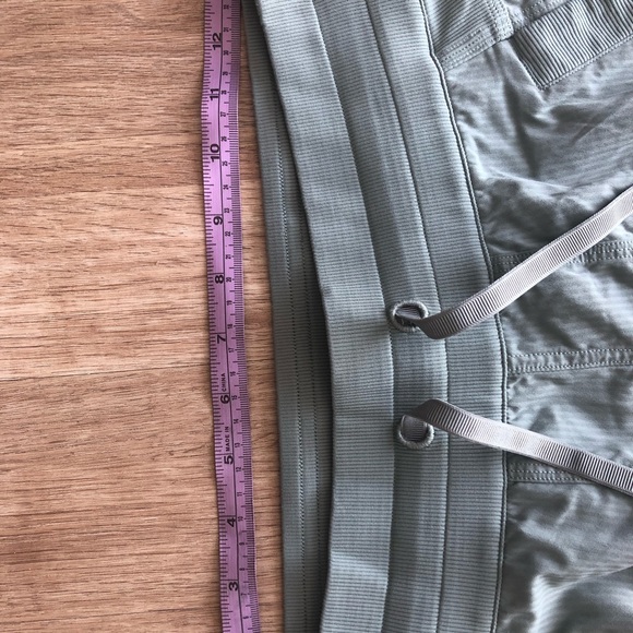 EUC Lululemon Athletica Unlined Mid-Rise Studio Pant II in RARE Earl Grey colour - Picture 16 of 16